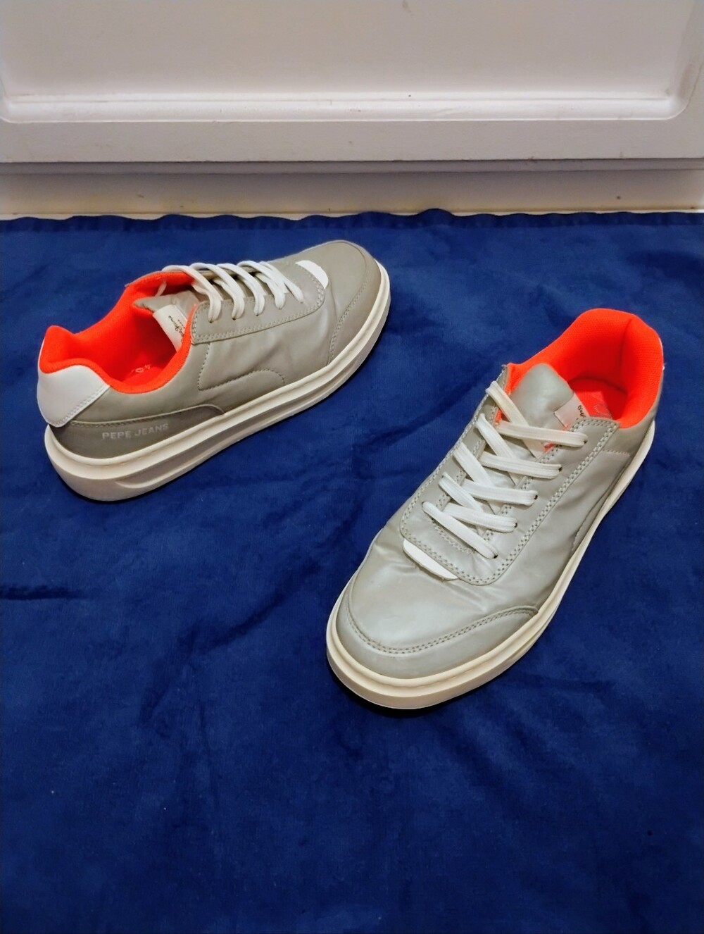 Pepe Jeans London Y2K Gray Silver Orange Color Shifting Athletic Sneakers Size 9